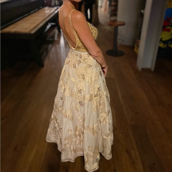 Stunning gold sequins dress size 2 - Picture 9 of 10